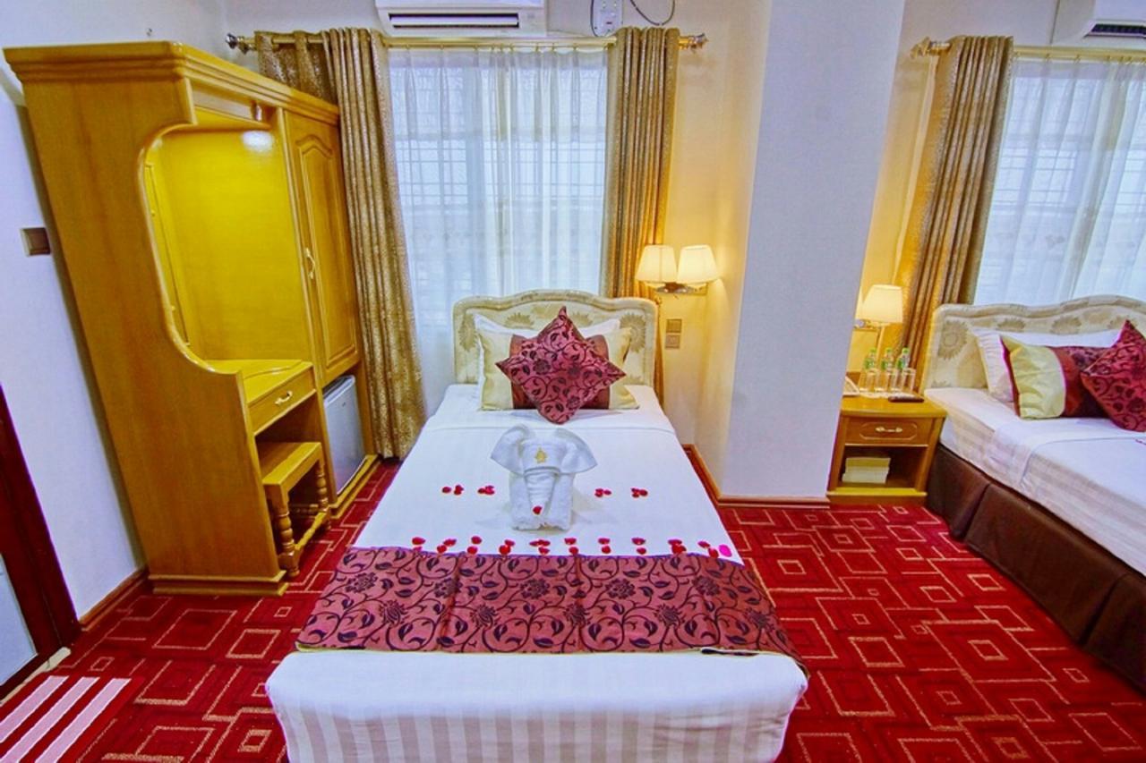 Myat Nan Yone Hotel Mandalay Exterior foto