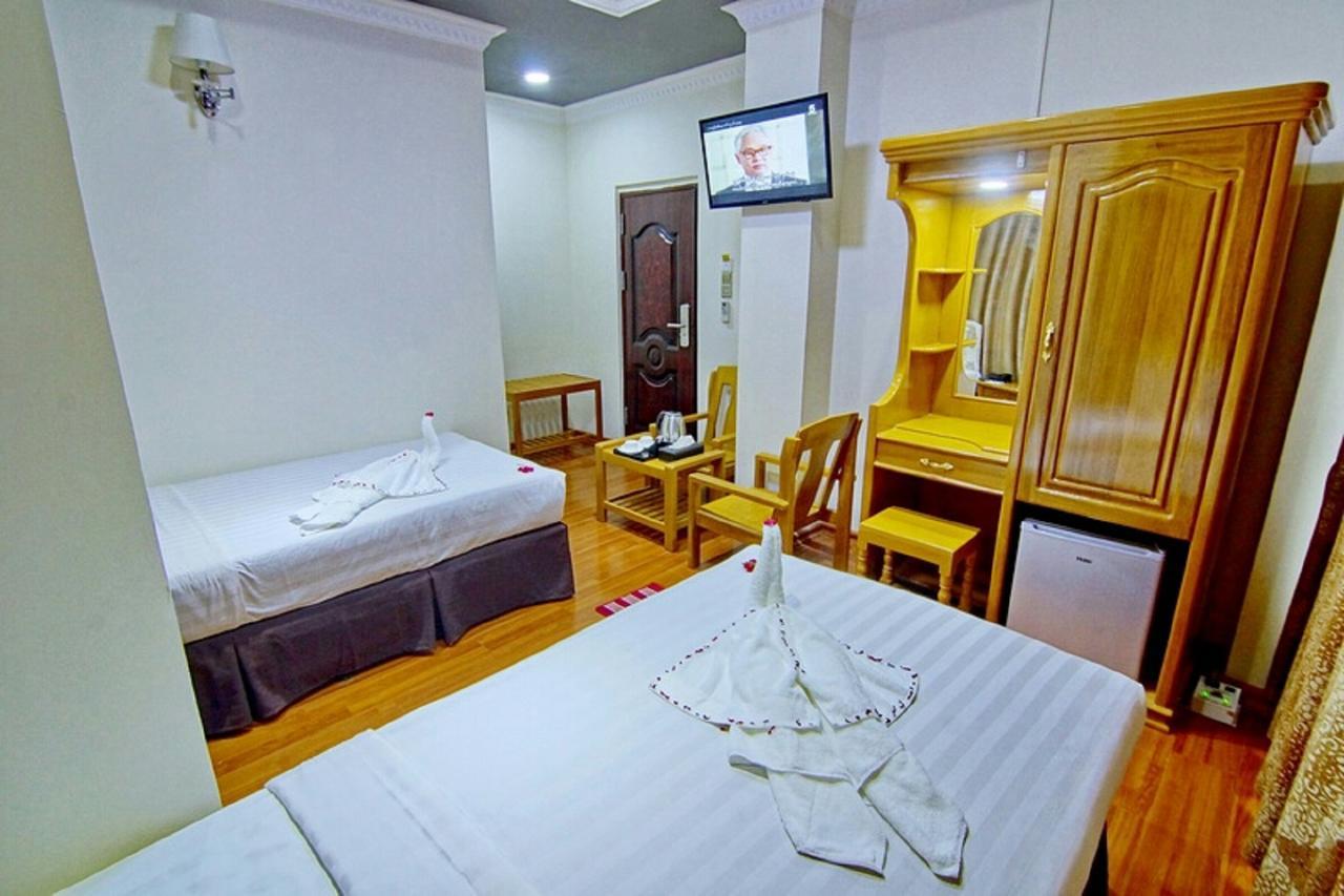 Myat Nan Yone Hotel Mandalay Exterior foto