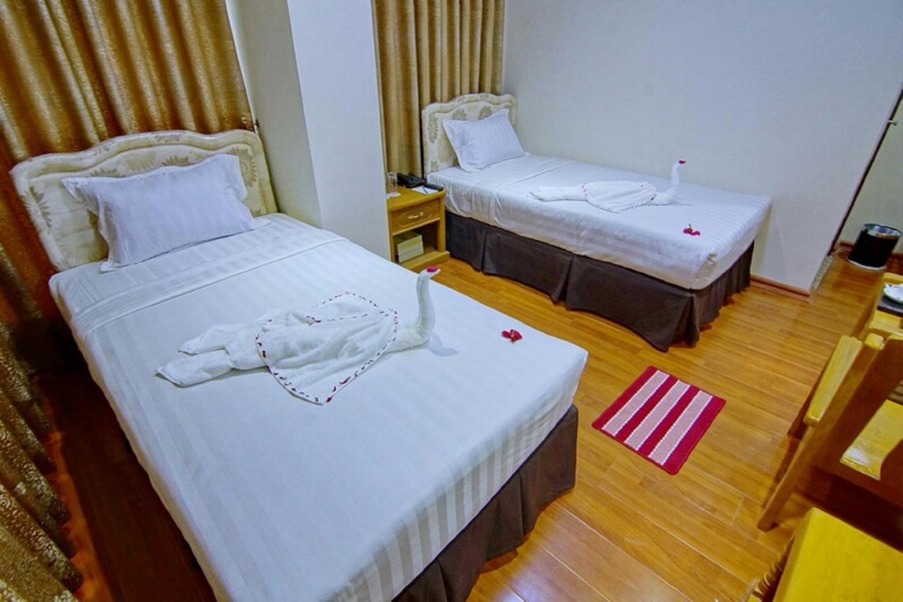 Myat Nan Yone Hotel Mandalay Exterior foto